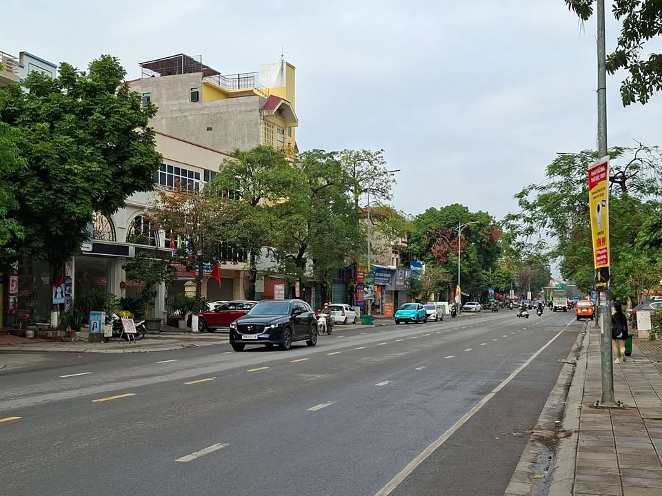 Nhà Mặt Tiền Nguyễn Văn Cừ, Bắc Ninh - 83m² Kinh Doanh Sầm Uất, Hướng Đông Nam