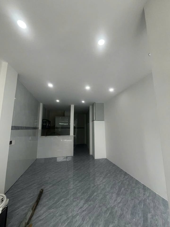 Nhà 2 Lầu Đường Chiến Lược, Bình Tân - 412m² Sẵn Sàng Ở Ngay