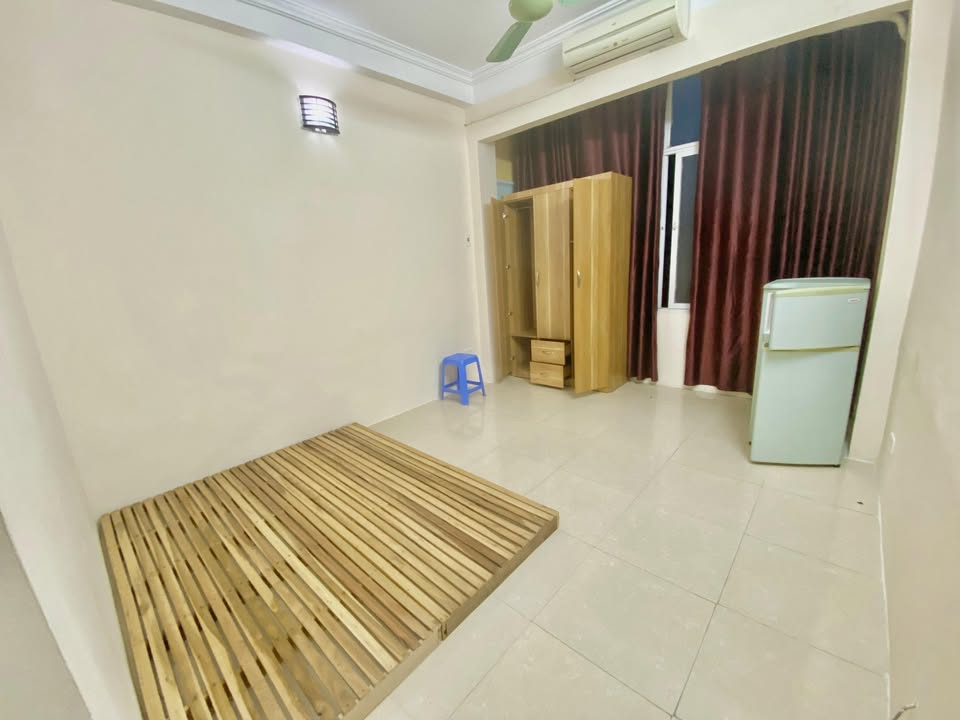 Phòng Cho Thuê Phố Chợ Khâm Thiên, Đống Đa - Sẵn Sàng Vào Ở!