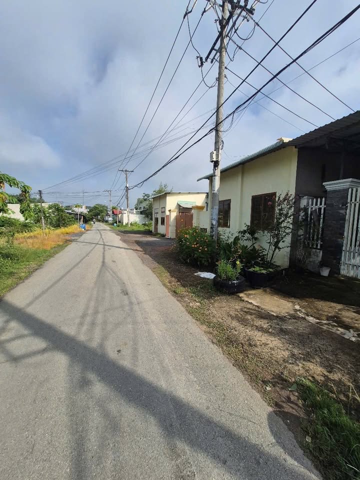 Xưởng Phước Vĩnh An Củ Chi 1022m² - Container thoải mái!