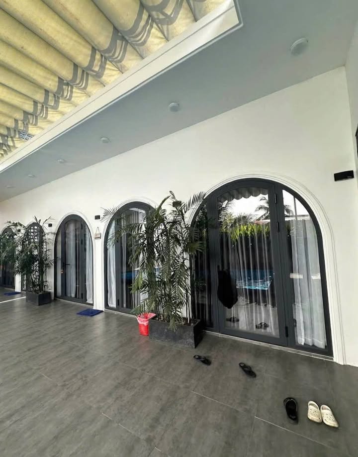 Villa Hồ Bơi 570m² Hàm Liêm - Sổ Hồng Riêng - Giá 3 Tỷ Hơn
