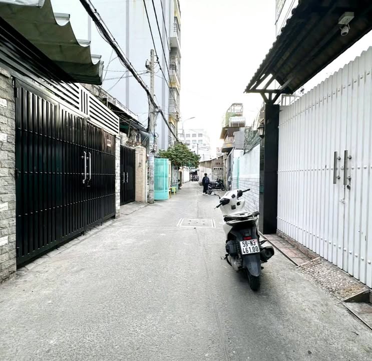 Bán nhà Bình Thạnh 43m² giá 5.4 tỷ - Hẻm Phan Văn Trị cực đẹp