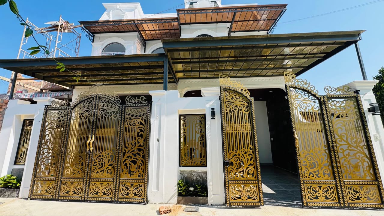 Nhà Tân Cổ Điển Hẻm 66 Lý Chính Thắng, Pleiku - 95m² Giá 2.25 Tỷ