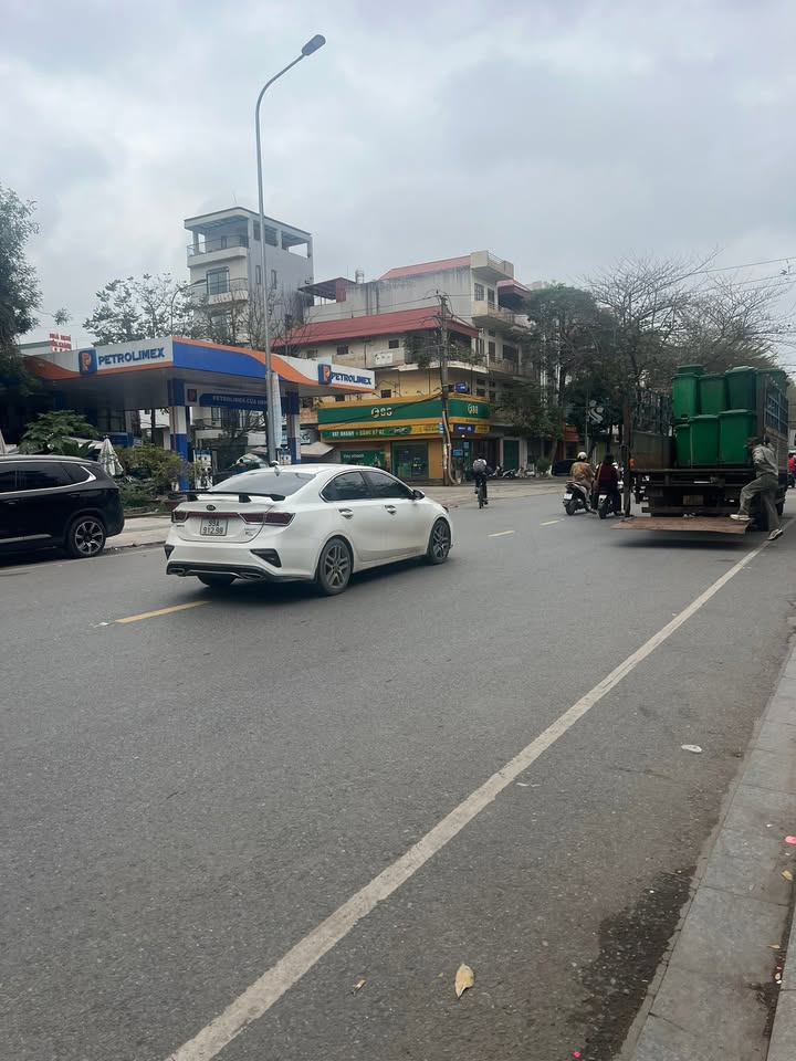 Nhà Mặt Tiền Kinh Doanh Ngô Gia Tự, Bắc Ninh - 150m², 2 Tầng, MT 6.7m