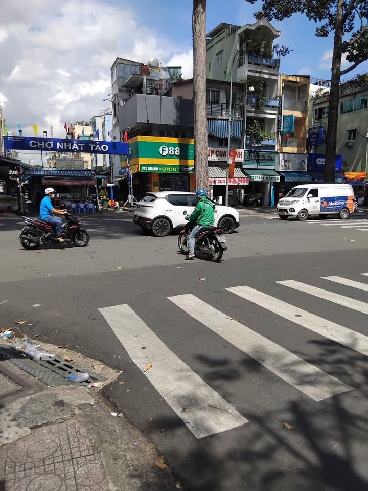 Nhà Mặt Phố Kinh Doanh 39m², 5 Tầng, Quận 10 - Giá Tốt