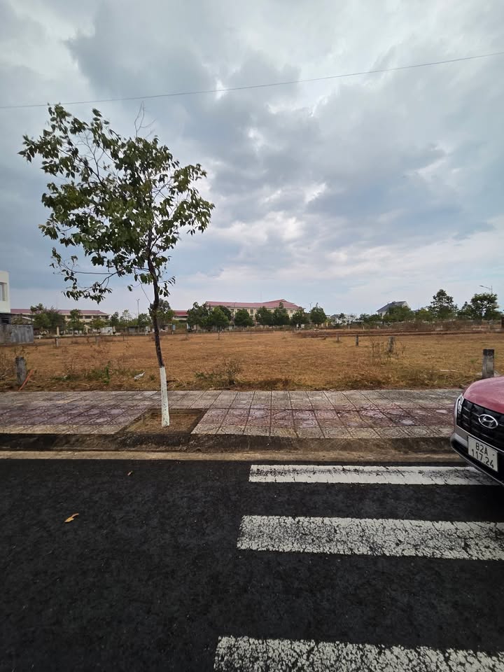 Bán Đất Thổ Cư 324m² Mặt Tiền Ngô Gia Khảm, Kon Tum - Giá Tốt