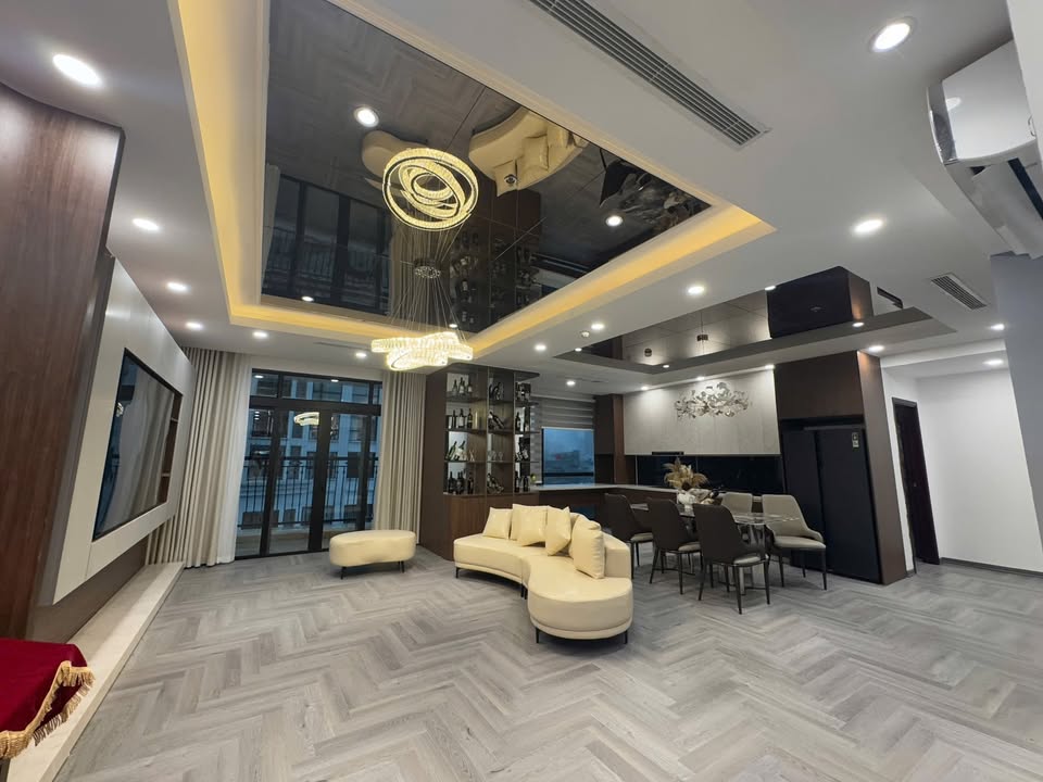 Căn hộ Royal City Thanh Xuân 181m² - Căn góc siêu đẹp, view thoáng!