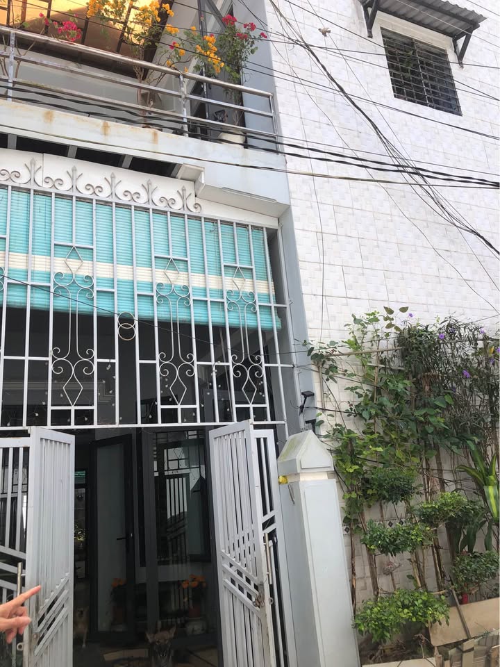 Nhà 2 Tầng Bùi Thị Xuân, TP Huế 70m² - Ô tô vào tận nhà, Sổ hồng sẵn!