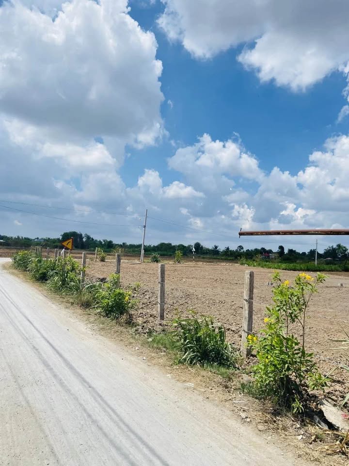 Đất 2 mặt tiền Gò Công 351m² - Sổ hồng chính chủ, vị trí đắc địa