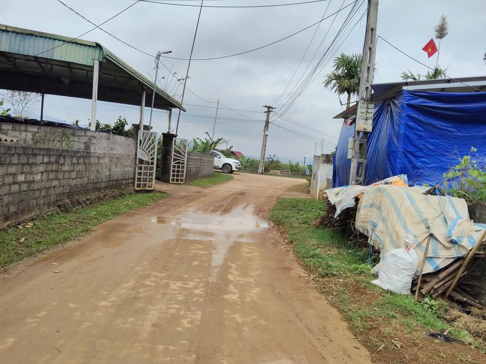 Đất Nà Bãi - Cao Phong 130m² Sổ Đỏ Sẵn Sàng - Giá Hơn 100 Triệu