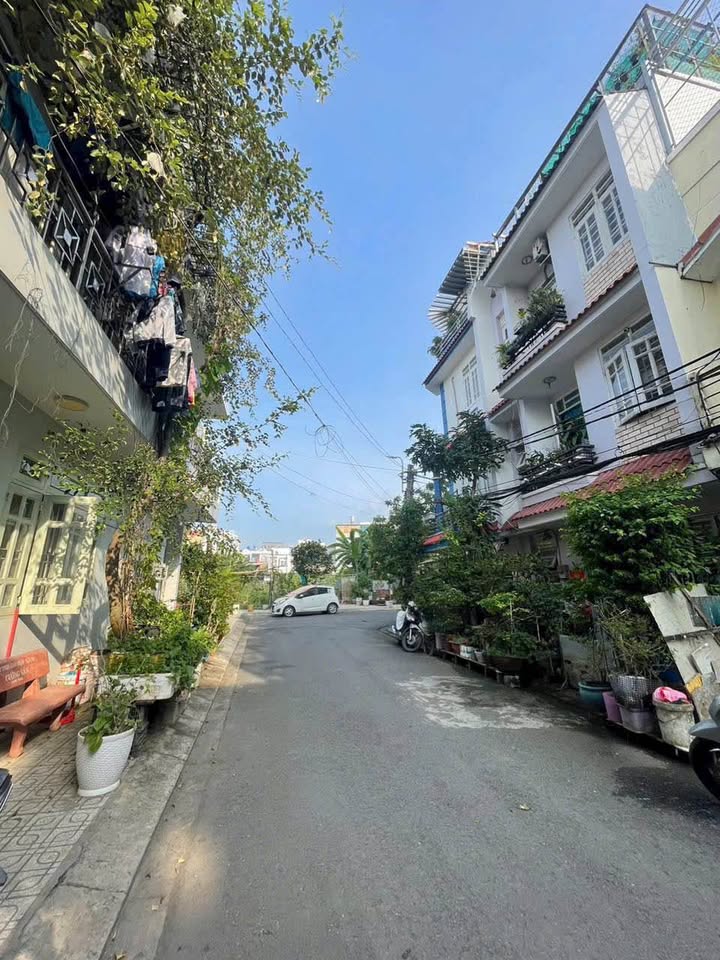 Nhà Phố Huỳnh Tấn Phát 50m² giá 6.3 tỷ - Ô tô vào tận nhà!