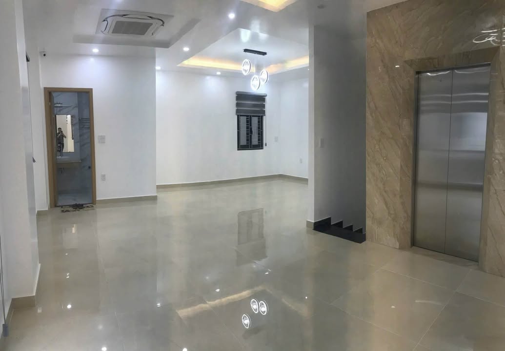 Nhà phố Hoàng Huy Riverside 450m² giá 35 triệu - Vị trí kinh doanh đắc địa!