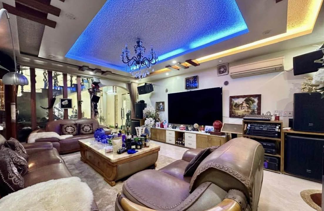 Nhà Mặt Phố Đình Đông 125m² - Dân Xây Độc Lập, Sổ Đỏ Chính Chủ