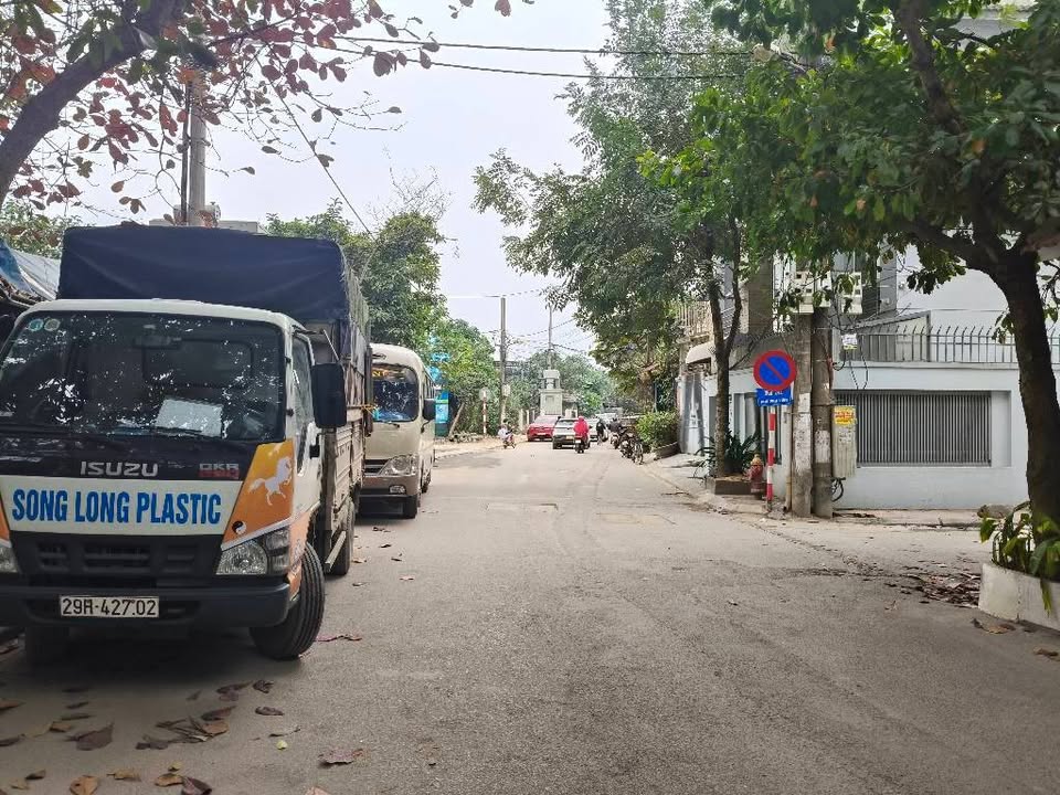 Bán đất Long Biên 144m² - Sổ đỏ vuông đẹp, ô tô tránh, giá 14.5 tỷ