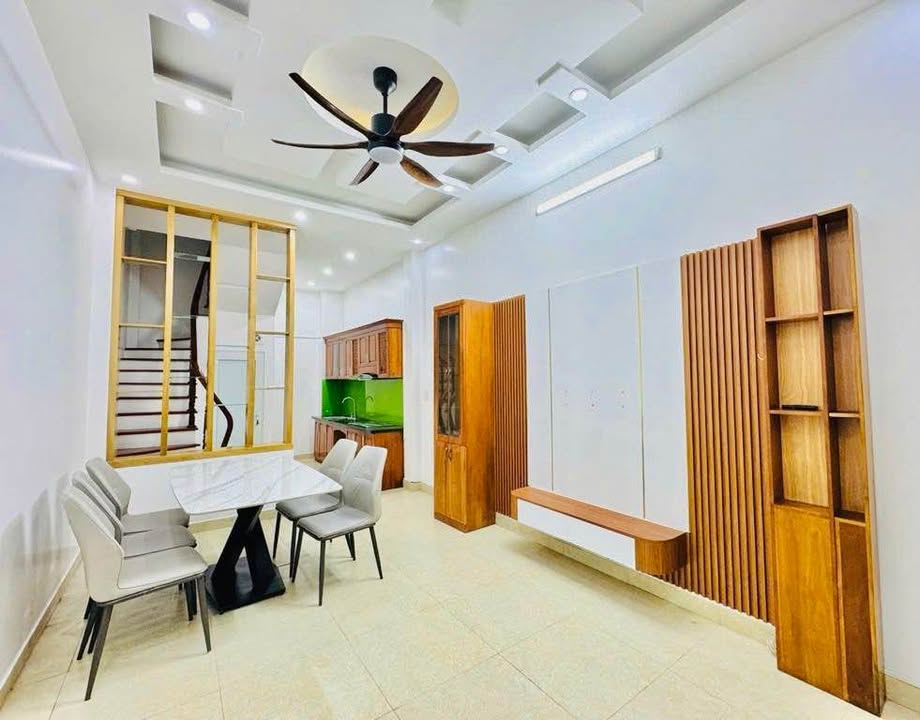 Nhà 35m² 5 Tầng Hồ Tùng Mậu, Bắc Từ Liêm - 8 Tỷ, Full Nội Thất