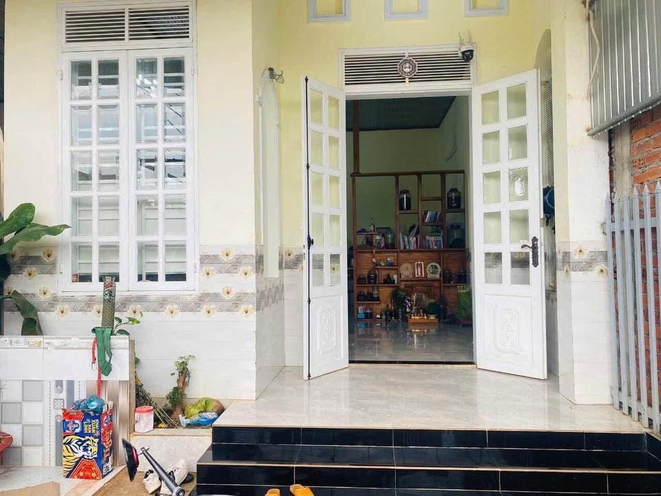 Nhà riêng Buôn Ma Thuột 145m² giá 1.79 tỷ - Ô tô vào tận nhà!