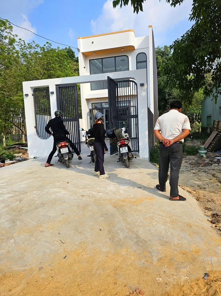 Nhà Tân Uyên 94.7m² Thổ Cư - 3PN Giá 2.4 Tỷ