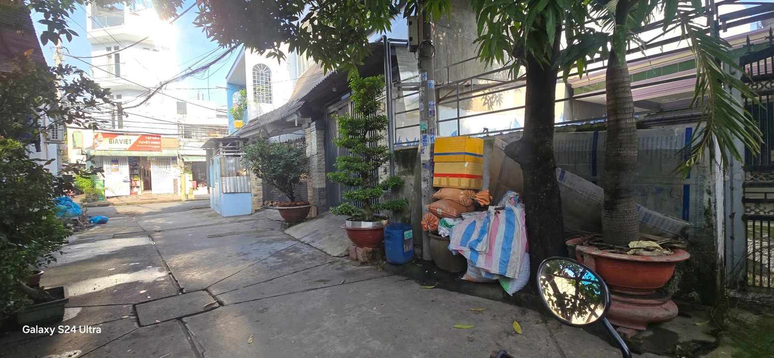 Nhà Riêng Tỉnh lộ 10 Bình Tân 196m² - Mặt tiền kinh doanh đắc địa!