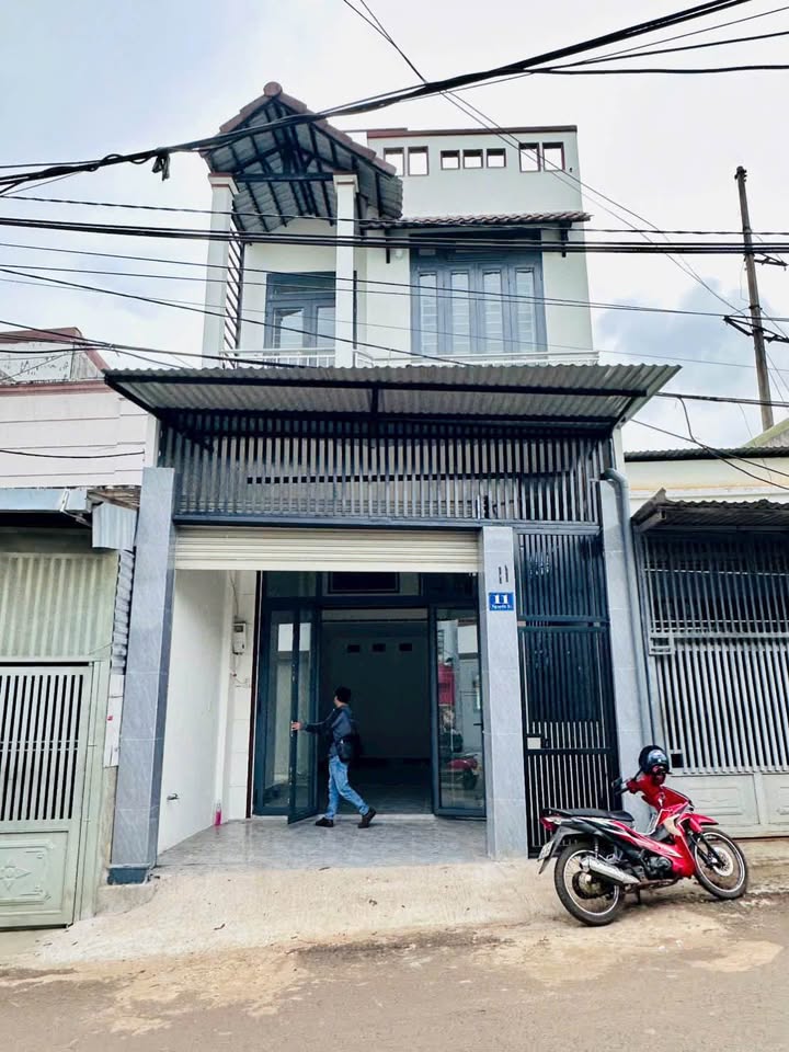 Nhà Phố Mặt Tiền Nguyễn Xí Buôn Ma Thuột 60m² - Kinh doanh sầm uất!