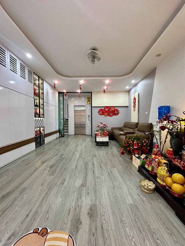 Nhà Phố Đại La 48m² 6 tầng 20.5 tỷ - Mặt tiền kinh doanh đắc địa!