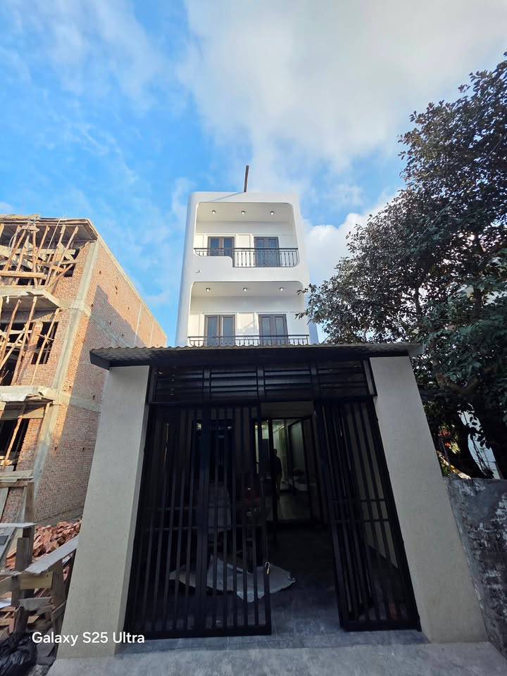 Nhà 3 Tầng Độc Lập - Sân Cổng Riêng - Ngõ Ô Tô Phù Liễn, Hải Phòng