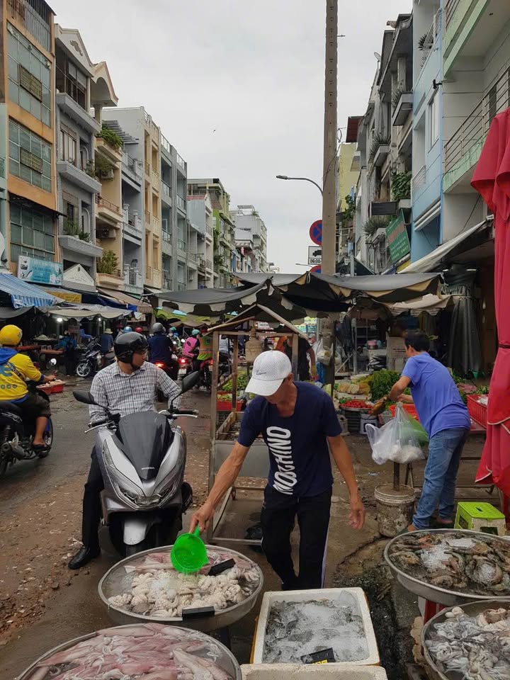 Nhà Mặt Tiền Chợ Phạm Văn Hai, Tân Bình - 57m², 3 Tầng, Kinh Doanh Đỉnh Cao!