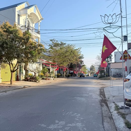 Đất nền Kon Tum 196m² giá 1 tỷ - Đất thổ cư 100% sổ đỏ sẵn!