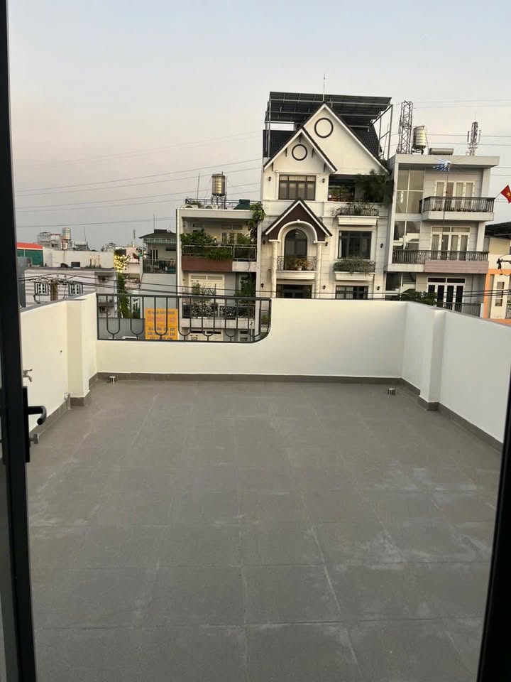 Nhà Nguyên Căn Thủ Đức 80m² giá 18 Triệu - Sẵn Sàng Ở Ngay!