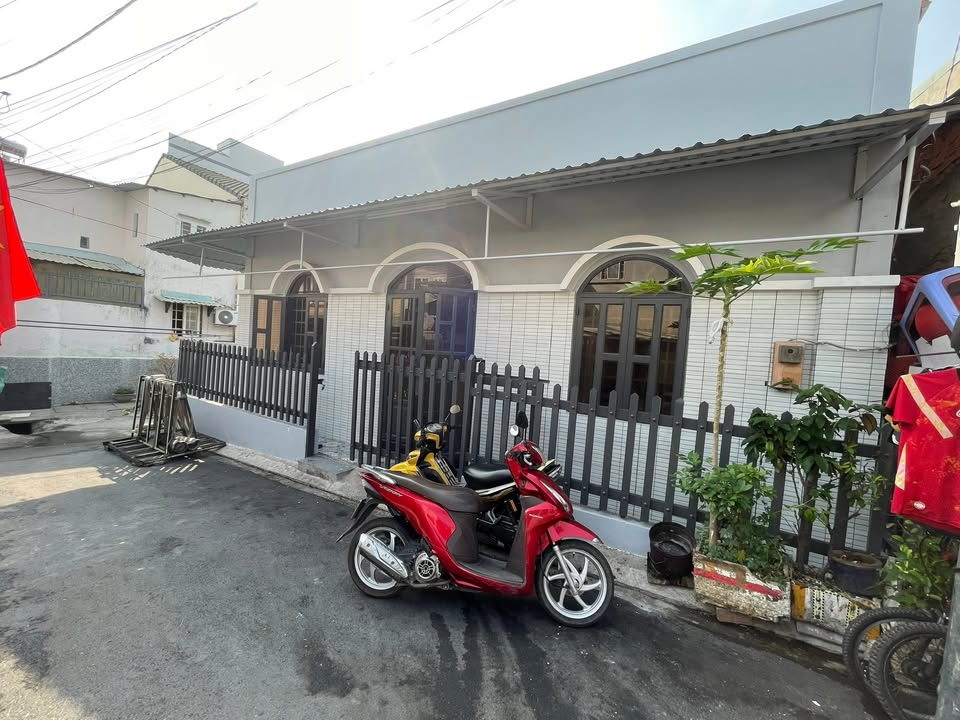 Nhà riêng Linh Tây Thủ Đức 8 triệu - Ô tô vào tận nhà!
