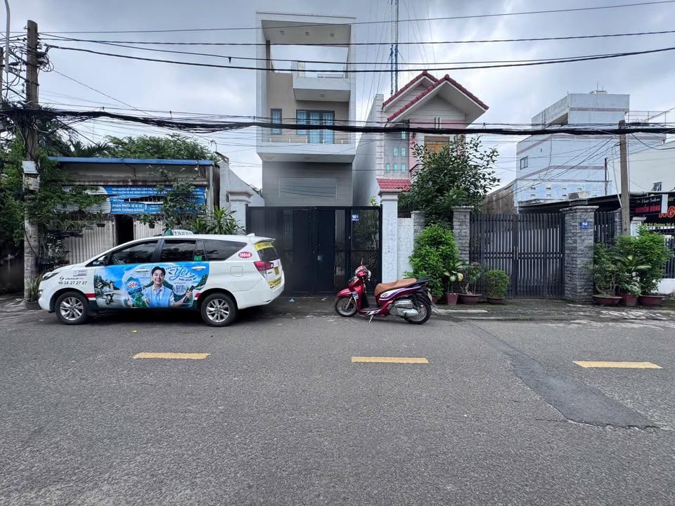 Nhà Phố Mặt Tiền Đường Tam Hà, TP. Thủ Đức 9.3 Tỷ - Kinh Doanh Ngay!