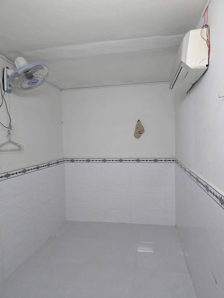 Nhà Nguyên Căn Hoàng Văn Thụ, Quy Nhơn 4 triệu - Vị trí đẹp!