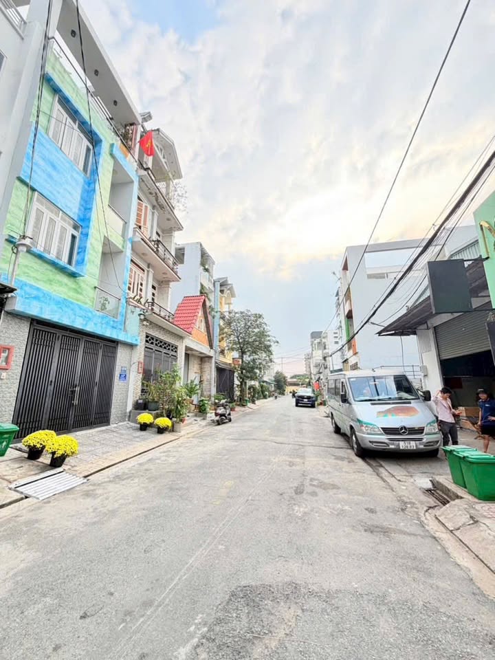 Nhà 4 Tầng Đường Hiệp Bình, Thủ Đức - 67m², Sổ Hồng, Giá 10.2 Tỷ TL