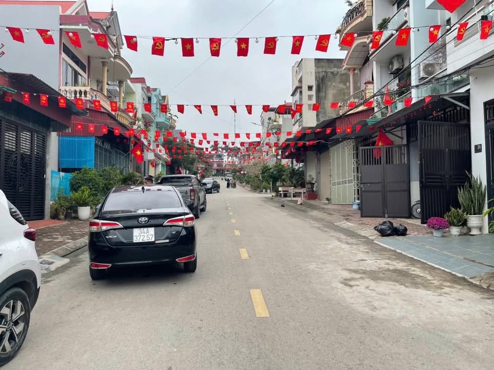 Nhà Mặt Tiền Phố 30/4 Sao Đỏ, Chí Linh - 78.6m² Full Thổ Cư, Giá 2 Tỷ Tốt