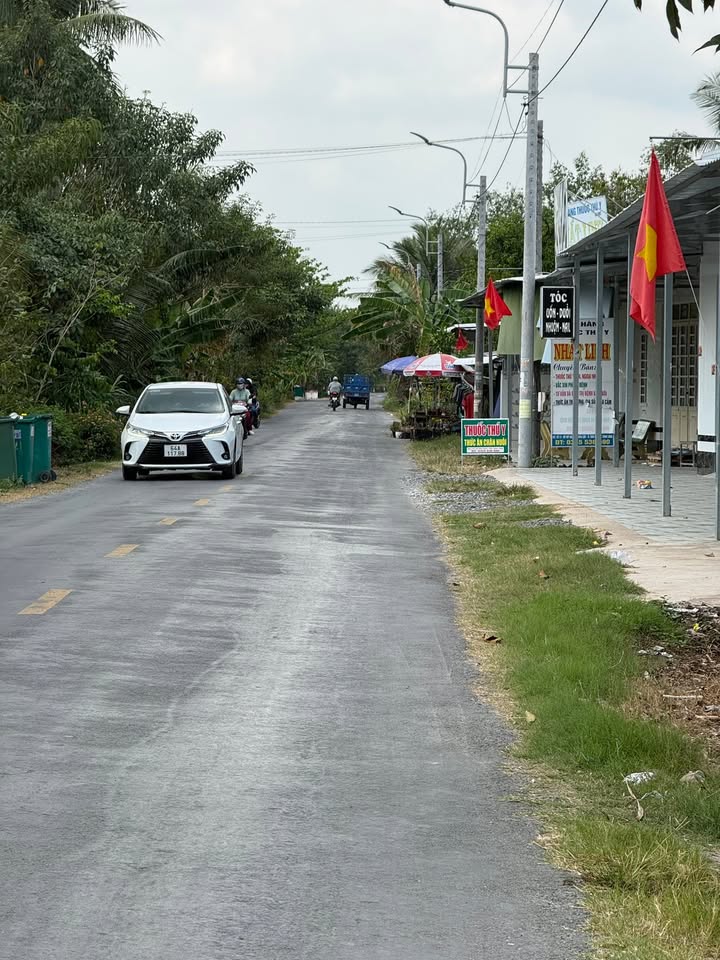 Đất nền mặt tiền ĐH 40B Hòa Hiệp 300m² giá 1.49 tỷ - Kinh doanh ngay!