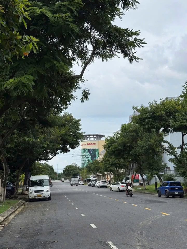 Nhà phố Mặt tiền Hoá Sơn 120m² - Vị trí đắc địa!