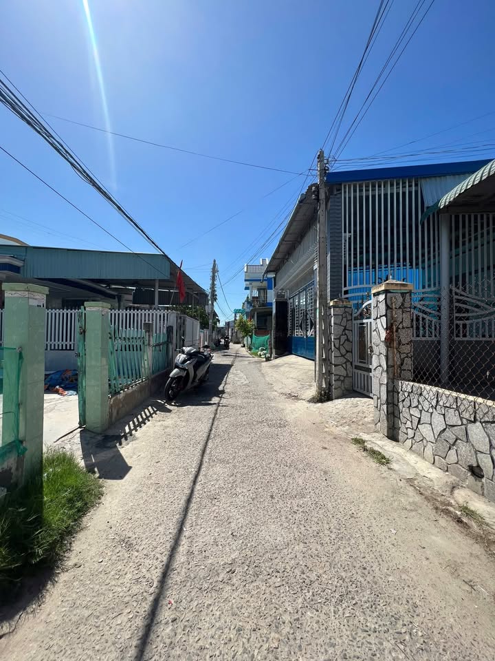 Nhà cấp 4 Làng chài Mỹ Tân Ninh Thuận 173m² - Ô tô vào tận nhà!