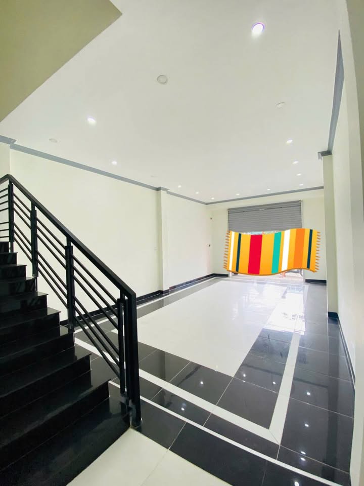 Nhà mặt tiền Đường Lê Duẩn, Sóc Trăng 15 triệu - Mặt tiền kinh doanh