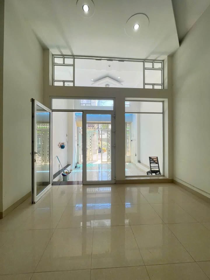 Cho thuê nhà Trần Hữu Trang, Buôn Ma Thuột - 100m², 4PN, Giá 12 Triệu/Tháng