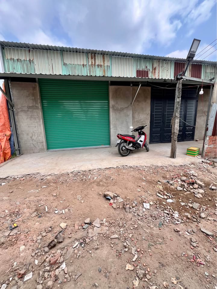 Kho Vĩnh Lộc B Bình Chánh 190m² - Diện tích lớn, sẵn sàng hoạt động!