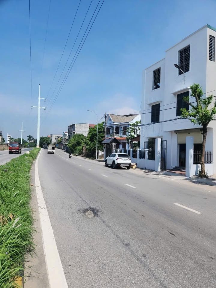 Đất Vàng Lạc Long Quân, Việt Trì - 67m² Ô Góc 2 Mặt Tiền, Giá 3 Tỷ