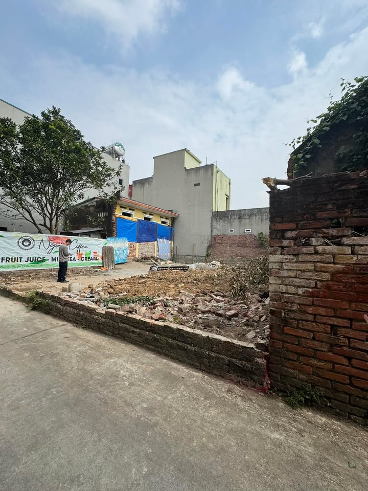 Mặt Tiền Kinh Doanh 75m² Phường Liễu, Quế Võ - Giá 2.x Tỷ