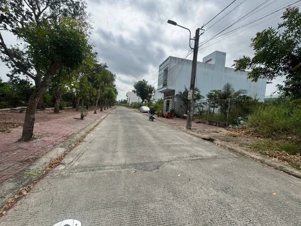 Bán Nền Đất Vàng Khu Licogi, Cà Mau - 200m² Hướng Đông Nam, Sẵn Sàng Xây Dựng