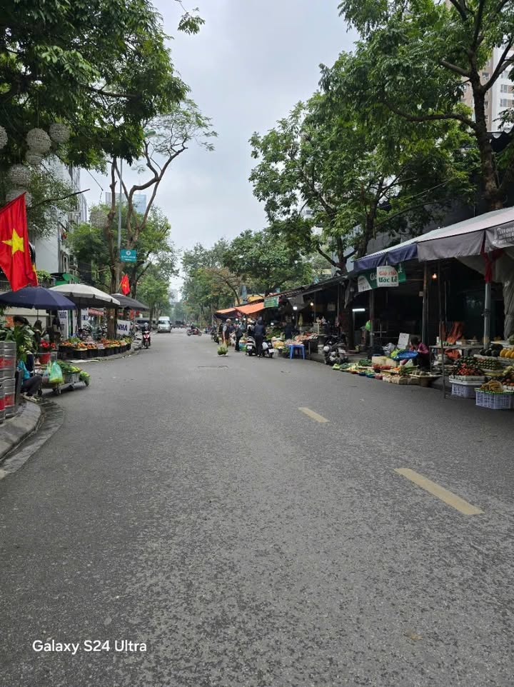 Chung cư Hoàng Cầu 42m² - 2.1 tỷ, Gần chợ & Công viên