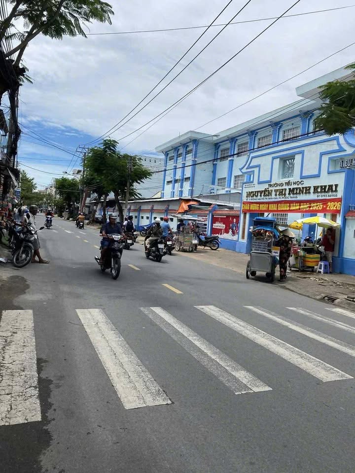 Nhà 3 tầng hẻm ô tô Nguyễn Thị Minh Khai, Sóc Trăng - 120m² giá 3 tỷ