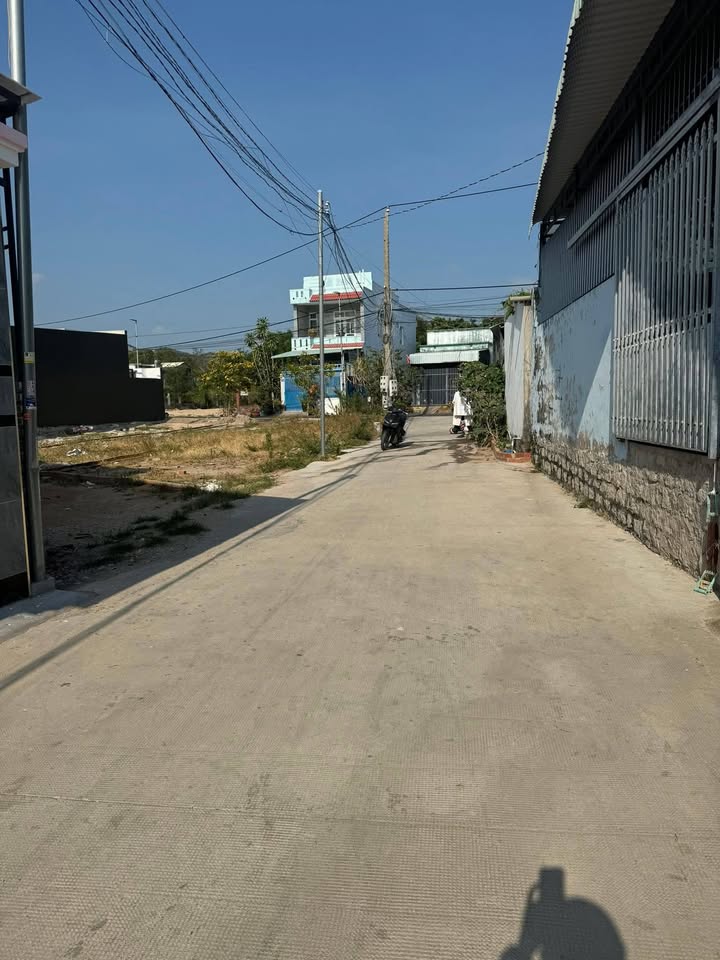 Đất Nền Long Hải 195m² - Mặt Tiền Bê Tông, Gần Suối Tiên - 1.62 Tỷ