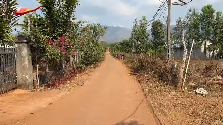 Đất nền Lơ Pang Mang Yang 1650m² 400 triệu - Giá tốt hiếm có