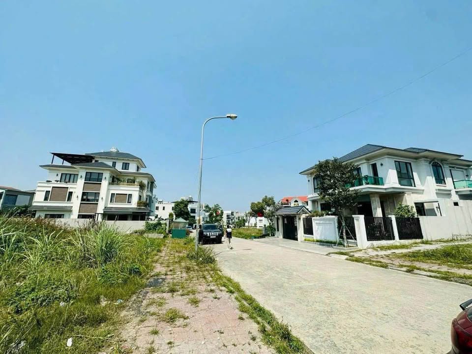 Đất biệt thự Đồi Sato Cao Xanh 240m² - Sổ đỏ chính chủ, view biển!