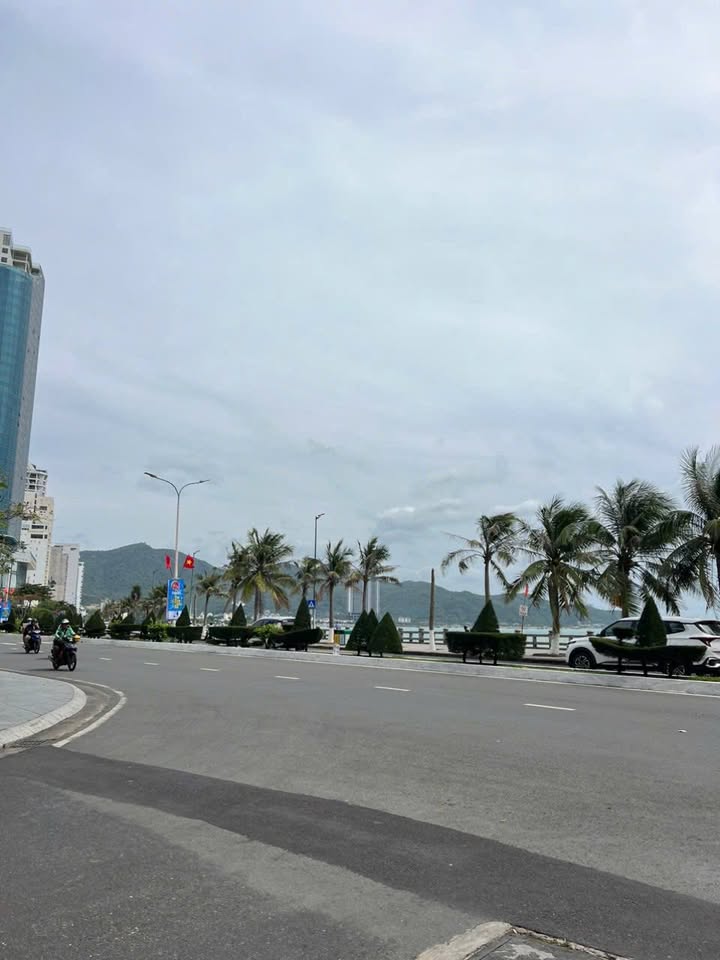 Nhà 3 Tầng Mặt Tiền Hoàng Trinh - 104.8m² - Gần Biển Nha Trang