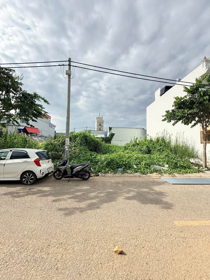 Đất nền trung tâm Long Xuyên 100m² - Hướng Đông Nam, Sổ đỏ sẵn sàng