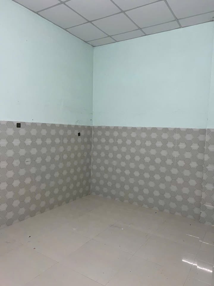 Thuê nhà nguyên căn Tô Hiệu 2PN giá 5 triệu - Giá tốt hiếm có!